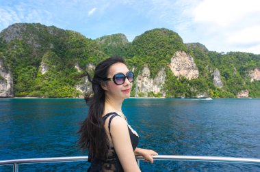 Phi Phi Island bol doğal kaynaklar ile bu da developedas bir smalltown. Her zaman zarif peyzaj tarafından çevrili bu koruma alanı. O teklif etmek sayısı gezi mutlak bir zorunluluktur öylesine şaşırtıcı,.