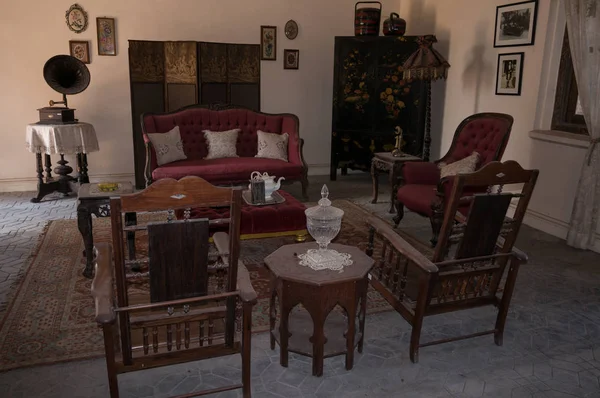 Batu Gajah, Ipoh, kalede Kellie'nın en ünlü ve önemli simgesel yapı Perak devlet biridir. Burada tarihin Ipoh, kauçuk ve teneke nesil refah kanıtlamak oldu. Yerel insanlar perili ev çağrı.