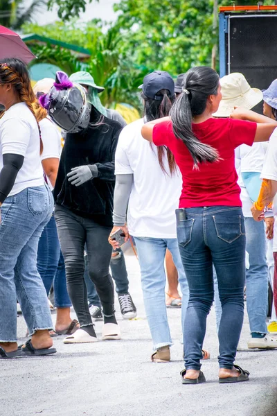 Budist Tayland keşiş ayininde Budist Tayland 'da papazlıktan papazlığa geçiş ayini