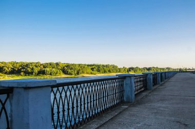 Yürüyüşler için güzel nehir dolgusu