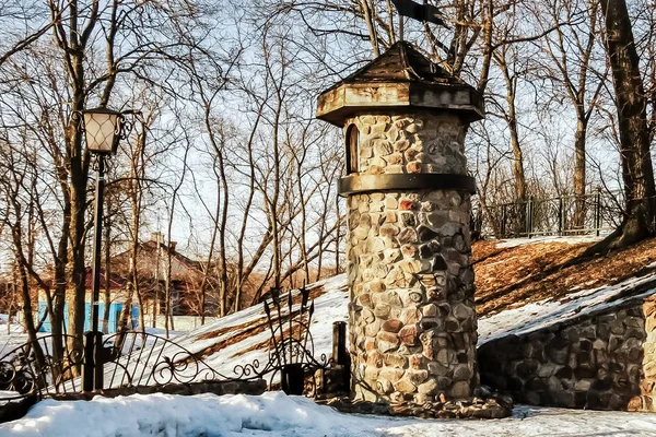 Renoverad Historisk Byggnad Med Kolonnad Gammal Herrgård Solig Dag — Stockfoto