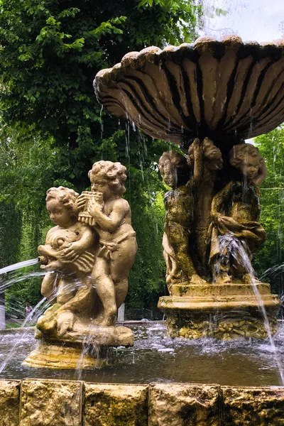 Beautiful Statues Old Fountain — Stock Photo, Image