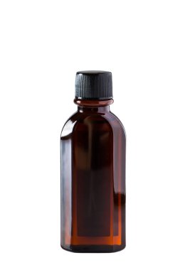Beyaz arka planda bir şişe aromatik yağ. Spa terapisi için kozmetik ürünleri.