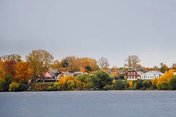 Ferienhäuser See Ländliche Ansichten Der Schönen Häuser Herbst — Stockfoto