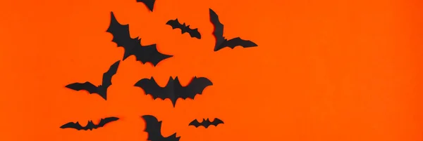 Halloween Koncepció Ünnepi Dekoráció Narancssárga Hátterű Denevérek Banner Formátum — Stock Fotó