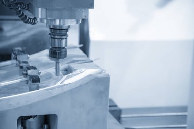 Enjeksiyon kalıp bölümü sağlam düz frezeler aracıyla kesim Cnc freze tezgahı. Merhaba-teknoloji üretim süreci.