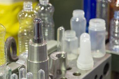 Enjeksiyon kalıp bölümü yapmak plastik şişe ürün için ekleyin. Konteyner üretim işleme içme.