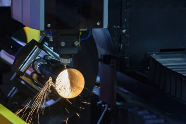 Cnc Lazer Kesim Makinası Paslanmaz boru veya tüp Hole'da olun.
