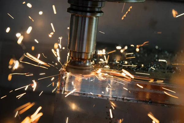 İşlem kesme çip üzerinden aydınlatma ile dağınık olması sizin kalıp rol kesme Cnc freze tezgahı. Merhaba sıcaklık kesim işlemi.