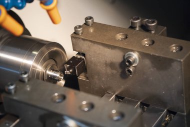 Cnc Torna veya dönüm makine sırt Paslanmaz şaft yapma. Merhaba-teknoloji üretim süreci.