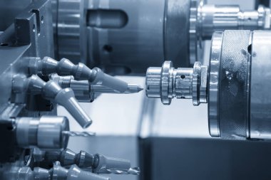Cnc Torna veya paslanmaz şaft Hole'da yapma dönüm makine. Merhaba-teknoloji üretim süreci.
