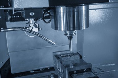 Enjeksiyon kalıp bölümü sağlam top frezeler aracı ile kesme Cnc freze tezgahı. Hi-teknoloji üretim süreci.