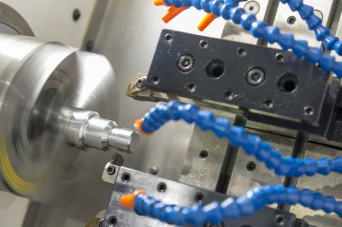 Cnc Torna veya dönüm makine Alüminyum şaft bölümü sonunda iplik kesme. Merhaba-teknoloji üretim süreci.