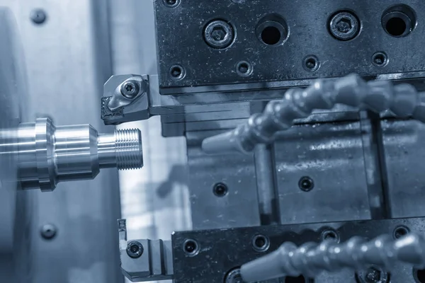 Cnc Torna veya dönüm makine Alüminyum şaft bölümü sonunda iplik kesme. Merhaba-teknoloji üretim süreci.