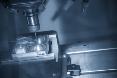 Enjeksiyon kalıp bölümü sağlam top frezeler aracı ile kesme Cnc freze tezgahı. Hassas kalıp kesim .