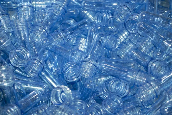Pieza Material Preforma Para Soplar Proceso Botella Plástico Escena Azul — Foto de Stock