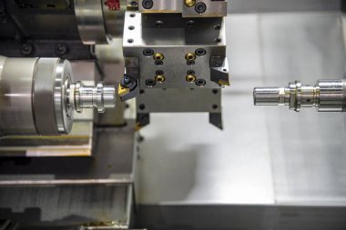 Çok fonksiyonlu Cnc torna makinesi veya dönüm makine çelik çubuk kesme. Merhaba-teknoloji üretim süreci.