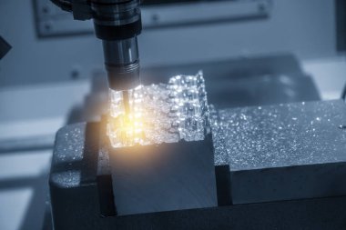 Enjeksiyon kalıp bölümü sağlam top frezeler aracı ile kesme Cnc freze tezgahı. Hassas kalıp kesim .