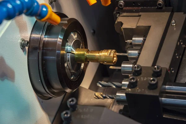 Cnc Lathe Turning Machine Drilling Hole Brass Shaft Technology Manufacturing — Stock Photo, Image