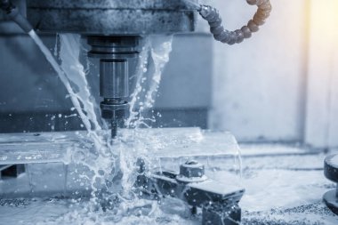 Enjeksiyon kalıp bölümü sağlam top frezeler aracı ile kesme Cnc freze tezgahı. Hassas kalıp kesim .