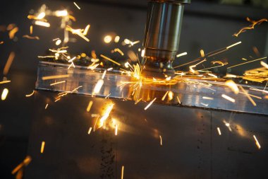 Yanan gemi işlemine dağınık olması sizin kalıp rol kesme Cnc freze tezgahı. Kötü durum Cnc freze kavramı.