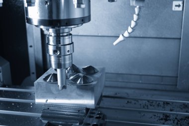 Cnc freze enjeksiyon kalıp parçaları indekslenebilen RADIUS frezeler ışık mavi sahne ile Kesme Makinası. İşleme merkezi, kaba kesim işlemi.