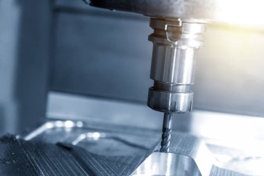 Enjeksiyon kalıp parçası katı RADIUS son değirmen aracı tarafından kesme Cnc freze tezgahı. Kalıp üretim süreci.