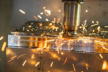 Yanan gemi işlemine dağınık olması sizin kalıp rol kesme Cnc freze tezgahı. Kesim arasında aracı giyim .