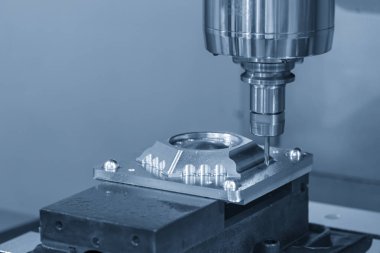 Enjeksiyon kalıp parçası katı topu son değirmen aracı tarafından kesme Cnc freze tezgahı. Kalıp üretim süreci.