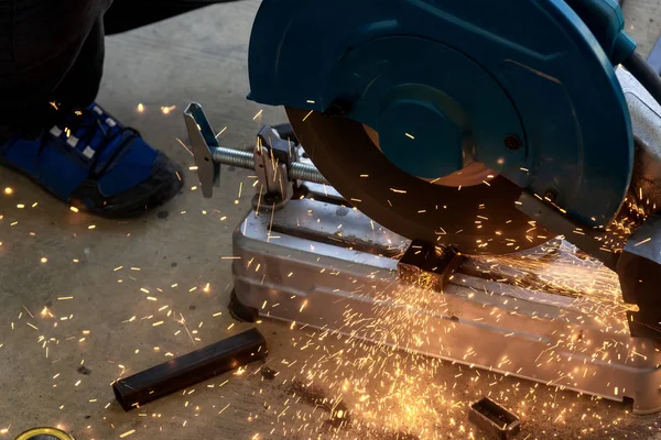 Testere makinesi alev ışık ile dairesel Fiber bıçak.