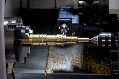 Groove yuvası çelik şaft mili freze tarafından kesme Cnc torna makinesi. Merhaba-teknoloji Otomotiv bölümü üretim süreci.