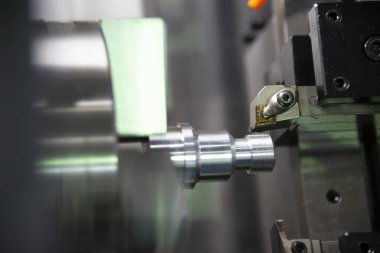 Cnc Torna veya iş parçacığı metal şaft kesme dönüm makine. Merhaba-teknoloji üretim süreci.