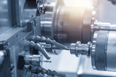 Çelik şaft, delik delme Cnc torna makinesi matkap aracı. Merhaba-teknoloji Otomotiv bölümü üretim süreci.