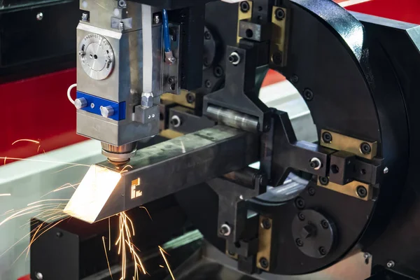 Máquina Corte Laser Fibra Cnc Cortando Tubo Quadrado Inoxidável Tubo — Fotografia de Stock