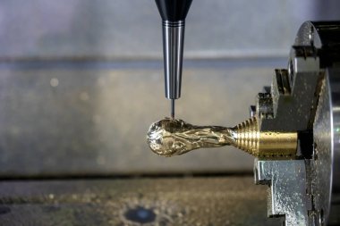4-Eksen Cnc freze tezgahı veya işleme merkezi iliştirin örnek bölümü sağlam top frezeler aracı ile kesme döndürme ekseni. Hi-teknoloji üretim süreci