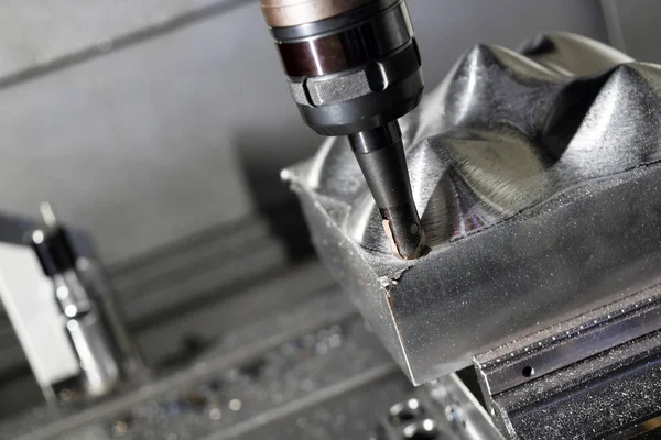 The  CNC milling machine cutting — Stock Photo, Image