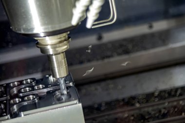 Katı RADIUS son değirmen aracı tarafından dövme kalıp bölümü kesim Cnc freze tezgahı. Kalıp üretim süreci