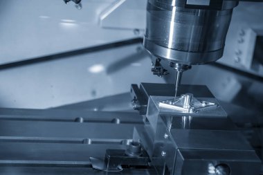 Enjeksiyon kalıp parçası katı topu son değirmen aracı tarafından kesme Cnc freze tezgahı. Kalıp üretim süreci.