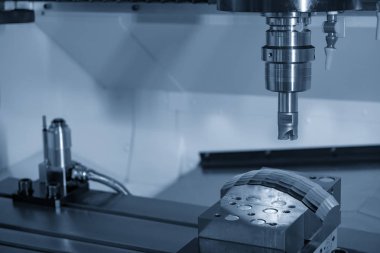 Cnc freze tezgahı çalışma. Kalıp parçası süreci dağınık olması sizin içinde dizin-güçlü RADIUS son değirmen aracı ile kesme Cnc freze makinesi.