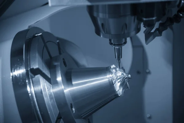 Assige Cnc Freesmachine Snijden Het Aluminium Turbine Gedeelte Precisie Cnc — Stockfoto