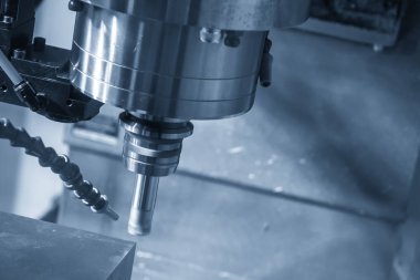 Cnc freze tezgahı çalışma. Kalıp parçası süreci dağınık olması sizin içinde dizin-güçlü RADIUS son değirmen aracı ile kesme Cnc freze makinesi.