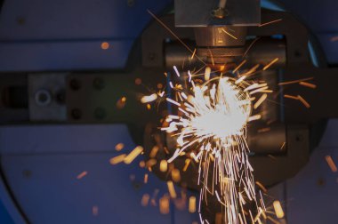 Paslanmaz boru kesme Cnc fiber Lazer Kesim Makinası 