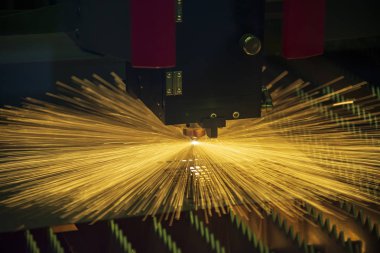 Metal plaka kesim Cnc fiber Lazer Kesim Makinası