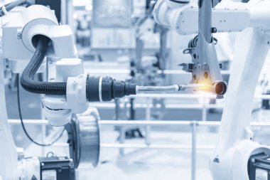 Otomotiv parçaları kaynak robotik kol. 