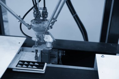 Malzeme elleçleme için kaldırma robotik sistemi.