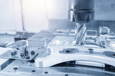 Alüminyum otomotiv parçasını kesme işleme merkezi pürüzlü
