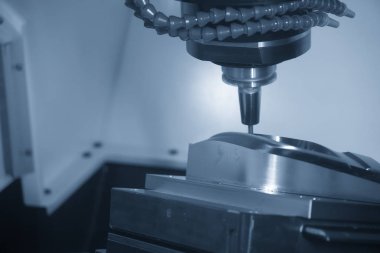 Hi hassas enjeksiyon kalıp kesme işlemi .