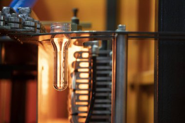 İçme şişelerinin preform şekli .