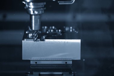 Cnc frezeleme makinesi kalıp parçalarını kaba kesme.