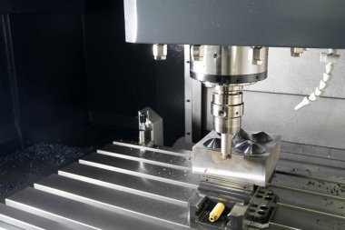 Cnc frezeleme makinesi kalıp parçalarını kaba kesme .